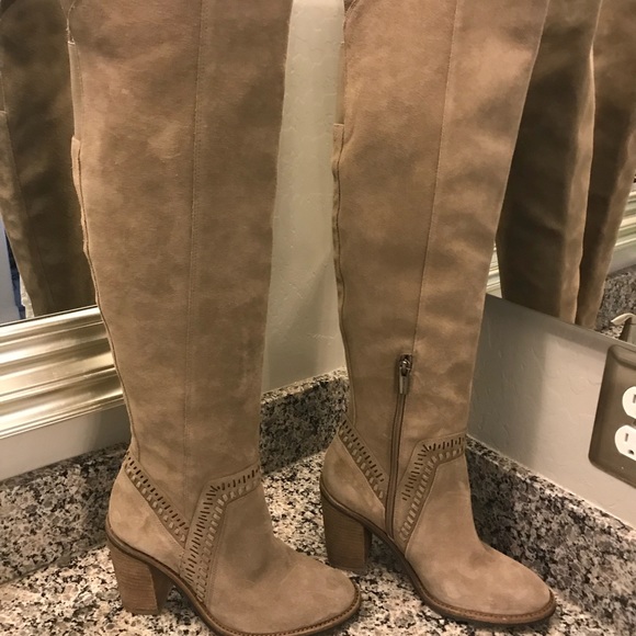 Vince Camuto Madolee 